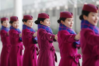 重慶:高鐵乘務(wù)員培訓(xùn)迎春運 重慶禮儀