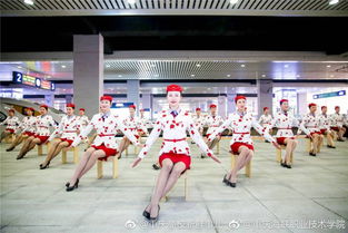 重慶高?？战愣Y儀快閃秀驚艷亮相，整齊劃一風姿引眾人圍觀